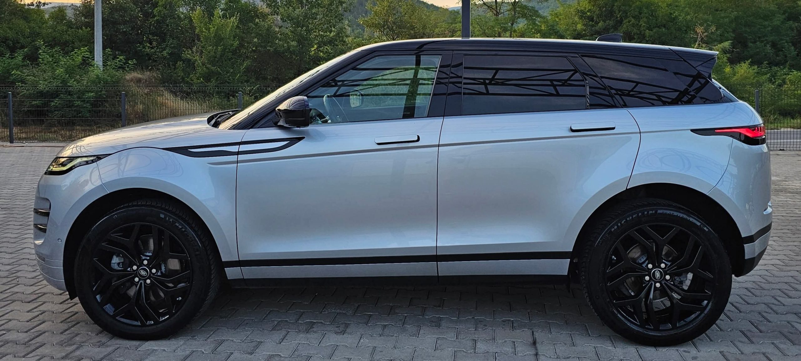 Range Rover Evoque 2.0d 150ks 4×4 2021g R-Dynamic - DL Auto Lux