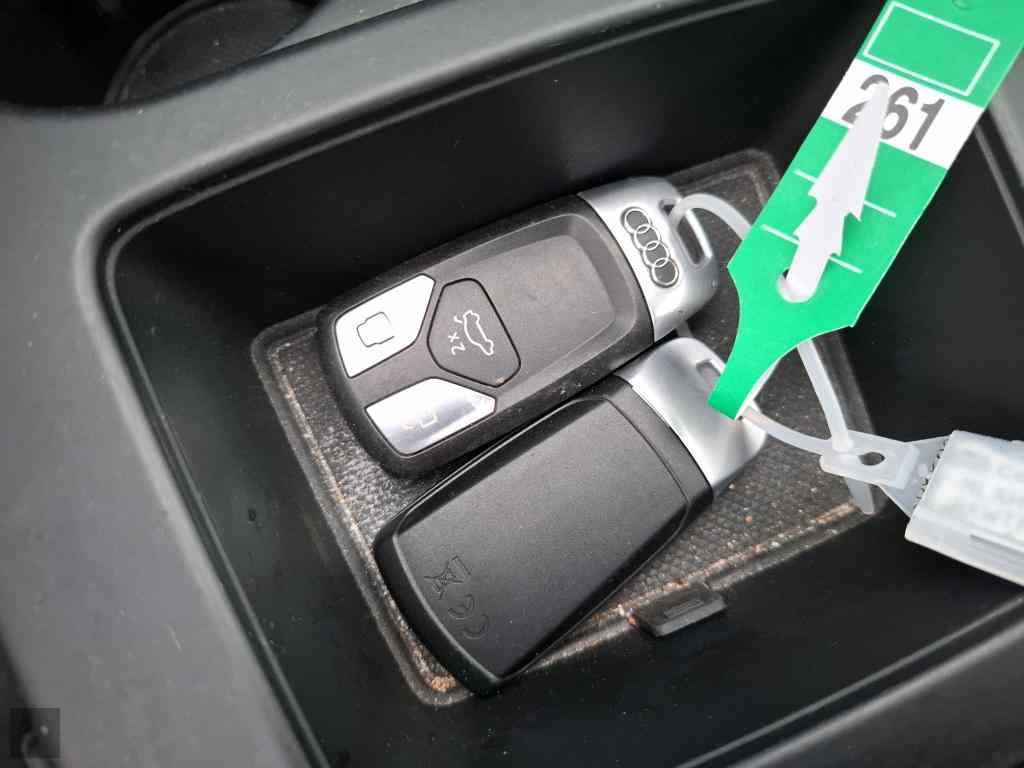 AUDI A4 35TDI 163ks S-Tronic 2021g MATRIX