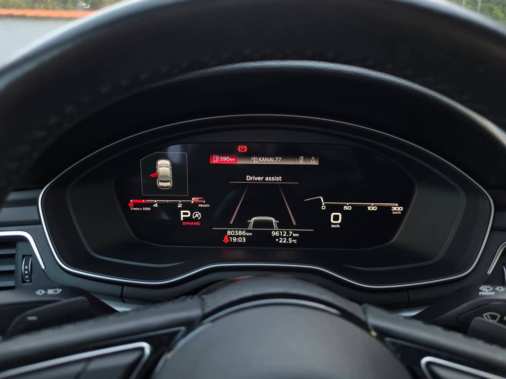 AUDI A4 35TDI 163ks S-Tronic 2021g MATRIX