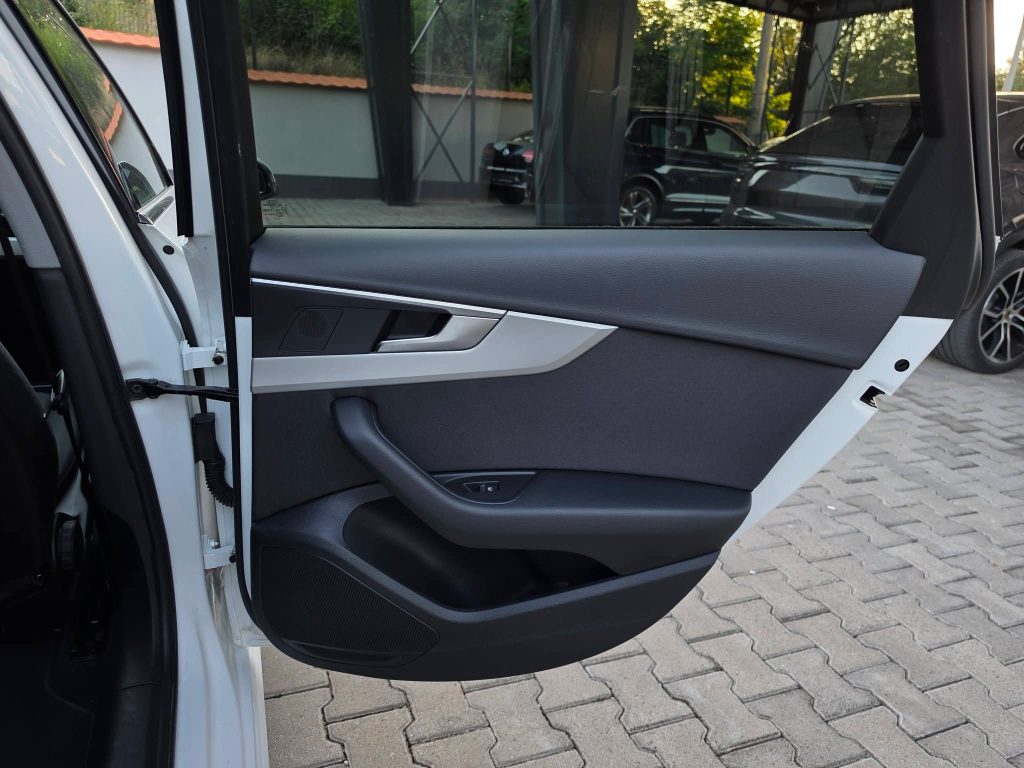 AUDI A4 35TDI 163ks S-Tronic 2021g MATRIX